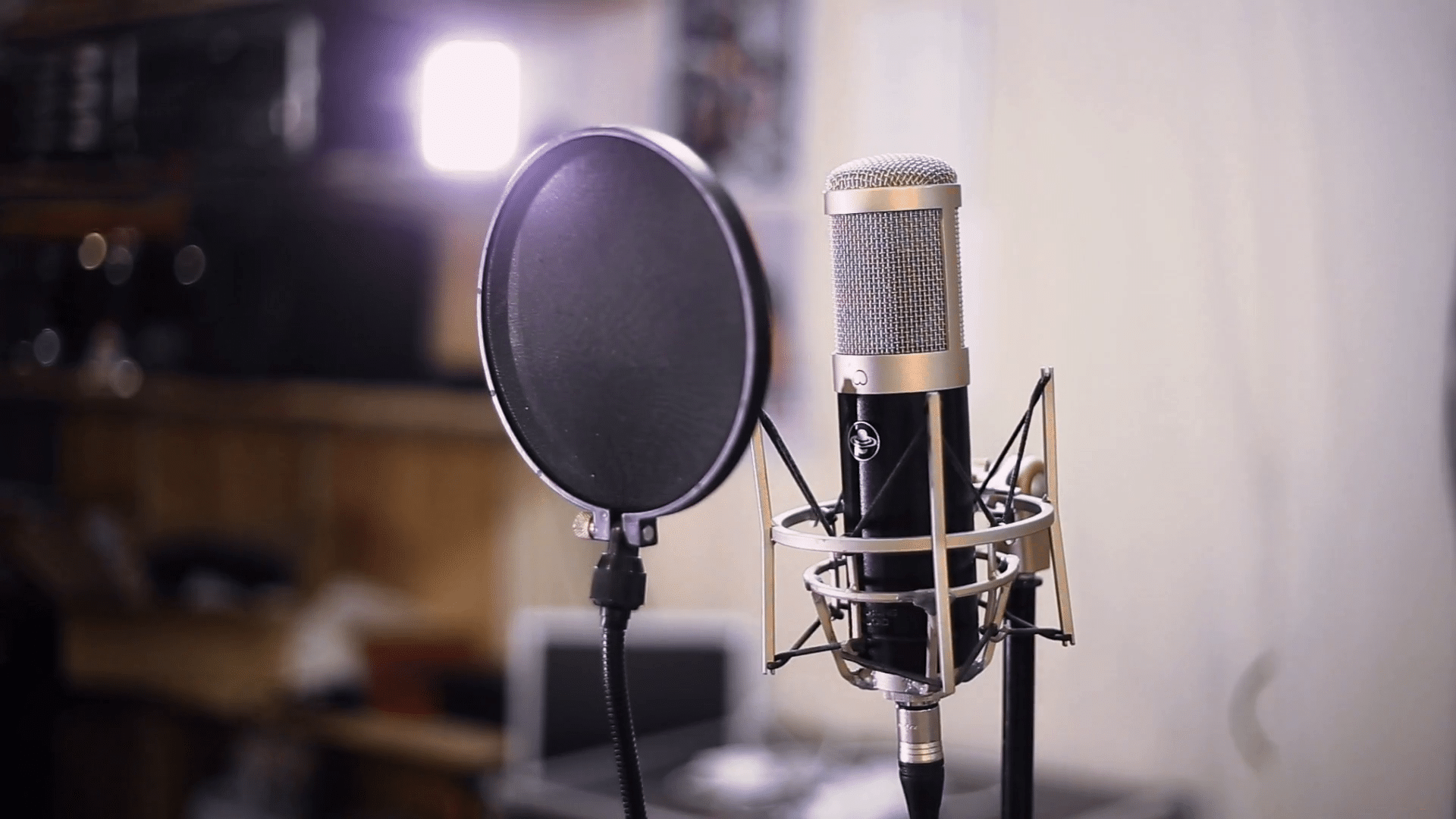 Микрофон старый студийный 82м